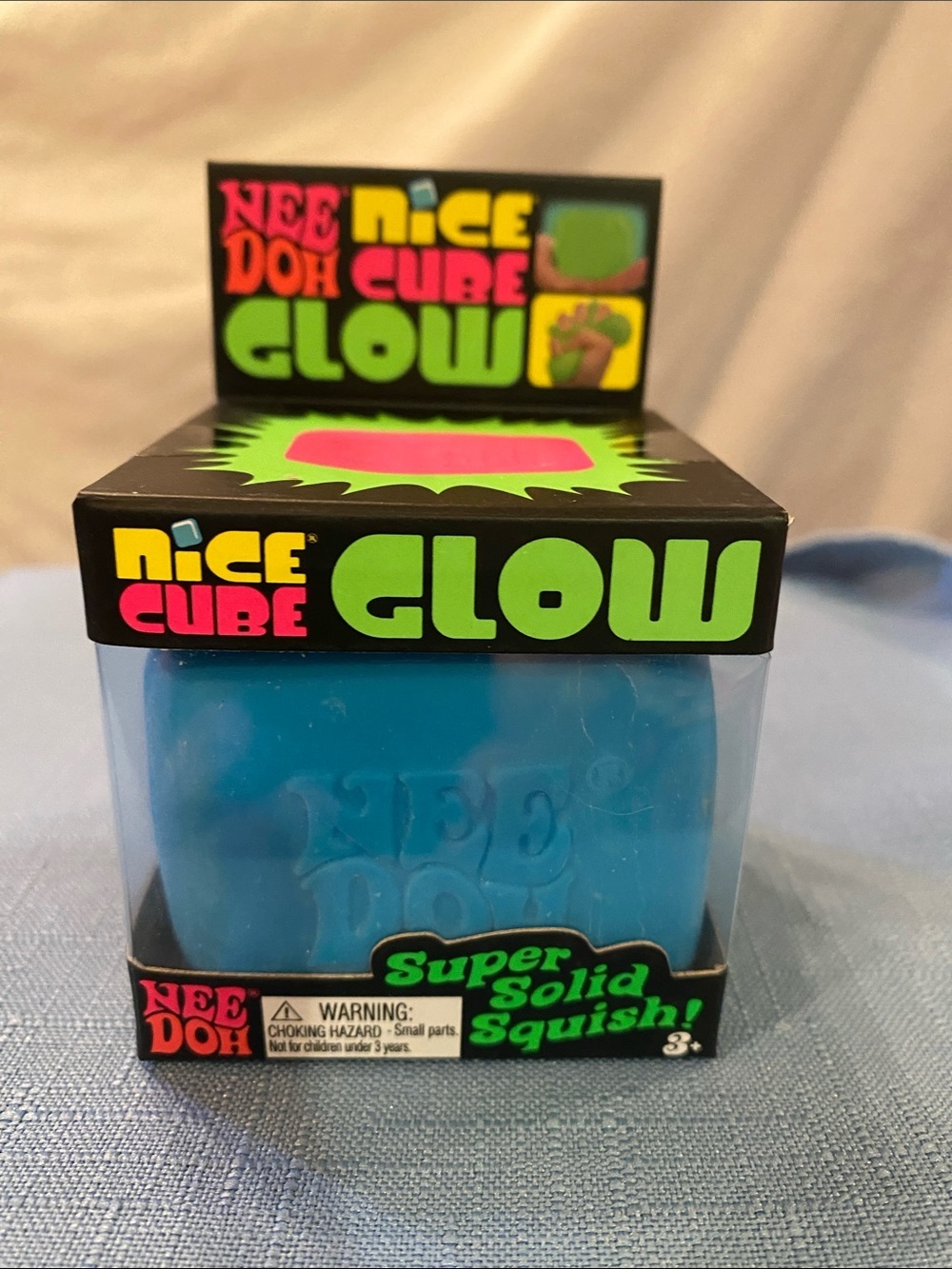 Nice Cube Glow Super Solid Squish - Blue